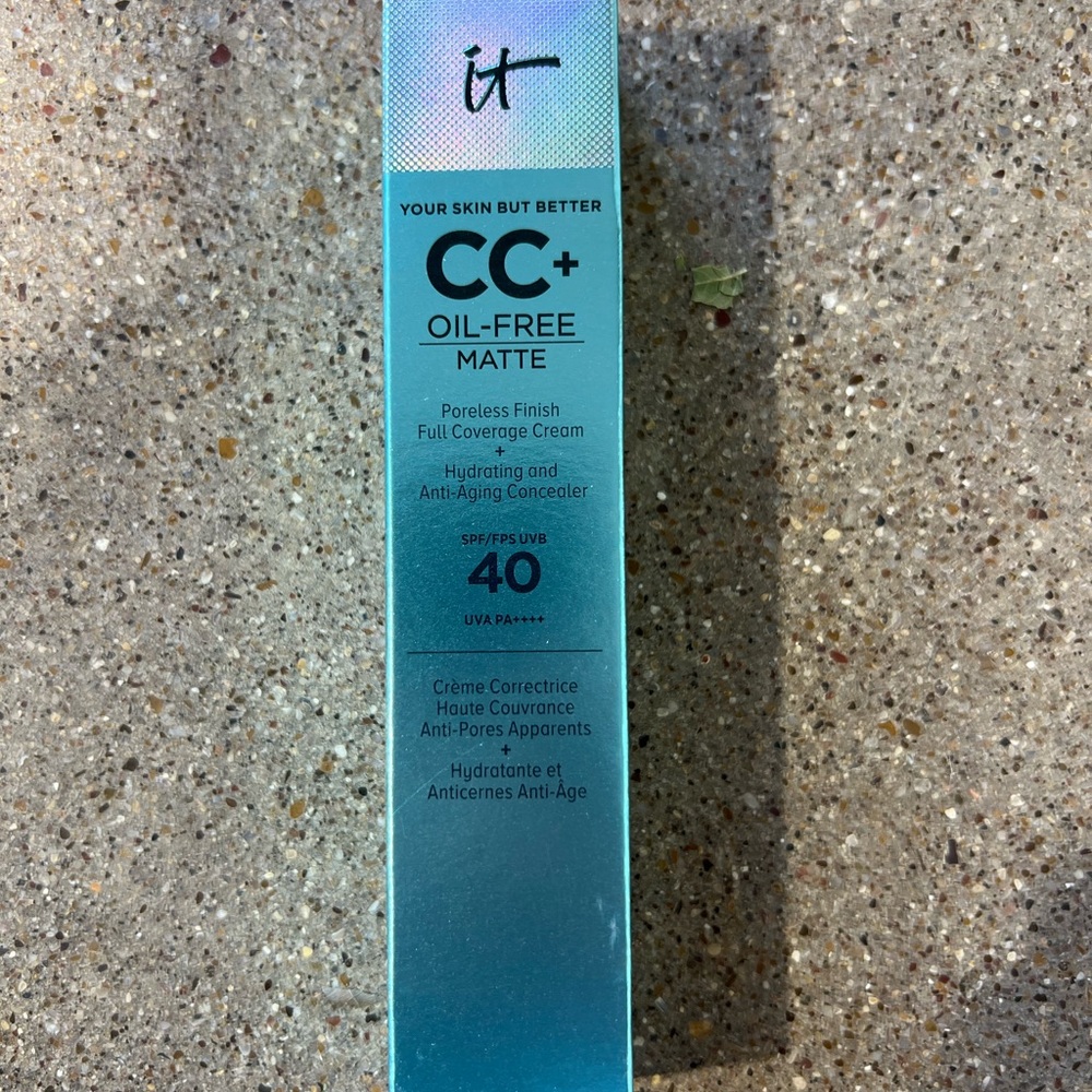 IT Cosmetics CC+ Oil-Free Matte Cream - Teal